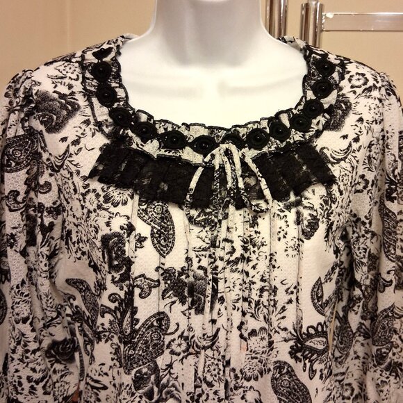 NWT Women's Black White Printed Lined Blouse ¾ Sleeve Pleated Top 8 M - Picture 6 of 9